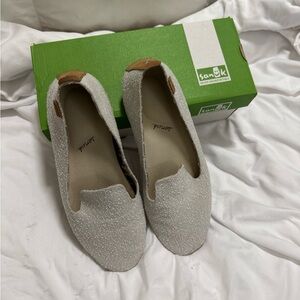 Sanuk Piper Natural Loafers - Cream Off-White Slip-On Shoes - Size 8